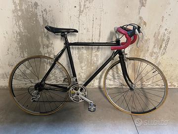 Bici da corsa vintage da bambino