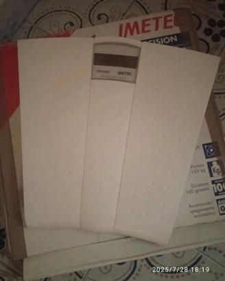 Bilancia pesapersone elettronica Imetec max 150 kg