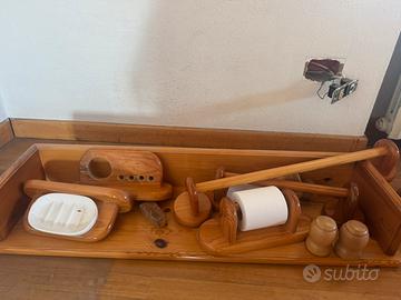 Accessori bagno on legno