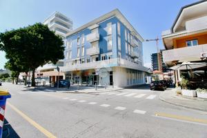 2 LOCALI A LIGNANO SABBIADORO