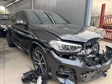 BMW X 4 X DRIVE M SPORT INCIDENTATO