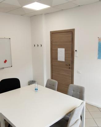 Studio Ufficio con vetrina 15 mq - Utenze Incluse