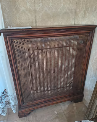 Copritermosifone vintage in legno decorato