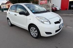Toyota Yaris 1.0 5 porte Now