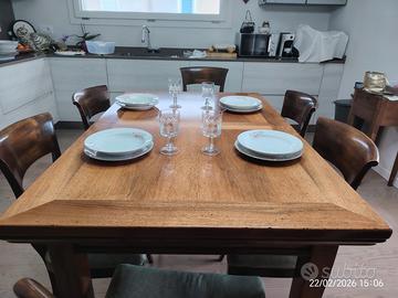 tavolo in legno di noce