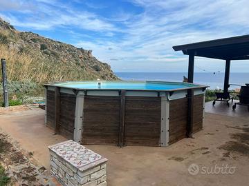 Piscina fuori terra in legno ottagonale