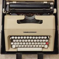 Macchina da Scrivere Olivetti Lettera 35