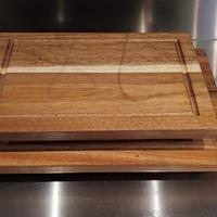 Taglieri quadrati o rettangolari in acacia