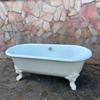Vasca da bagno in ghisa con piedini