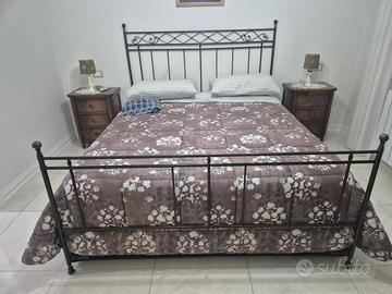 Letto matrimoniale contenitore in ferro battuto