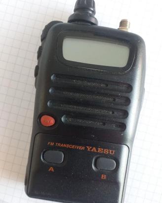 ricetrasmettitore Yaesu VX-10, senza accessori