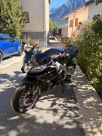 RSV4 R