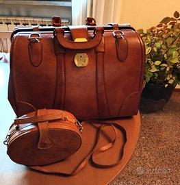 Borsa da viaggio modello "gladio" e beauty case ov