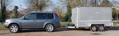 Nissan X-Trail con rimorchio