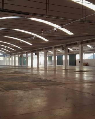 Immobile di 260 m² con 1 locale a Campi Bisenzio