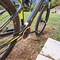 Bicicletta Mountain Bike Elettrica Xenon Nero