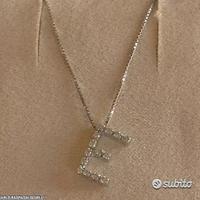 COLLANA IN ORO 18kt. CON DIAMANTI LETTERA E