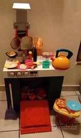 cucina giocattolo con accessori 