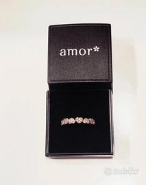 Anello Amor con motivi a cuoricino in zircone 