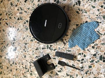 Robot aspirapolvere lavapavimenti