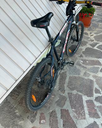MTB bicicletta