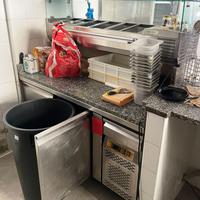 Banco pizza refrigerato con 2 sportelli completo d