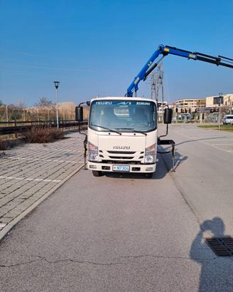 Camion 35ql con gru