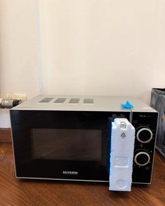 Severin Forno a microonde 2 in 1 con Grill 700 W