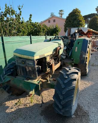 John Deere 5500
