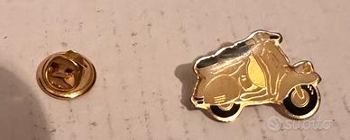 Spilla vintage vespa faro basso