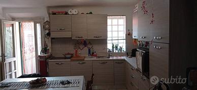 Casa indipendente di 92 m² con 4 locali a Lucca
