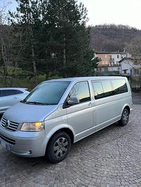 VW Caravelle T5 9 posti