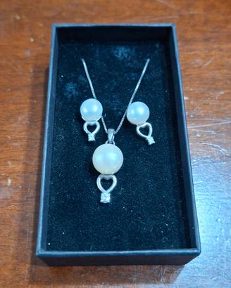 orecchini con collana 