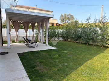 PORZIONE DI BIFAMILIARE A FONTE