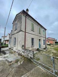 Casa indipendente di 183 m² con 5 locali e box aut