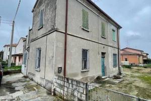 Casa indipendente di 183 m² con 5 locali e box aut