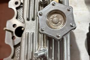 Testata e copri valvole Abarth
