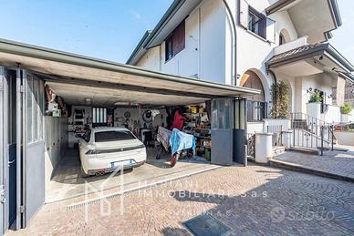 Villa di 264 m² con 4 locali e box auto doppio a A
