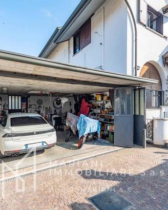 Villa di 264 m² con 4 locali e box auto doppio a A