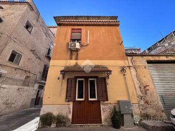 2 LOCALI A PALERMO