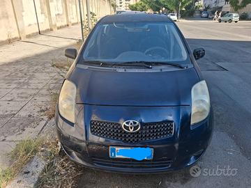 TOYOTA Yaris - 2007