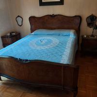 LETTO D'EPOCA CON COMODINI CORDINATI IN STILE CHIP