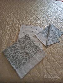 lenzuola bianche e verdi