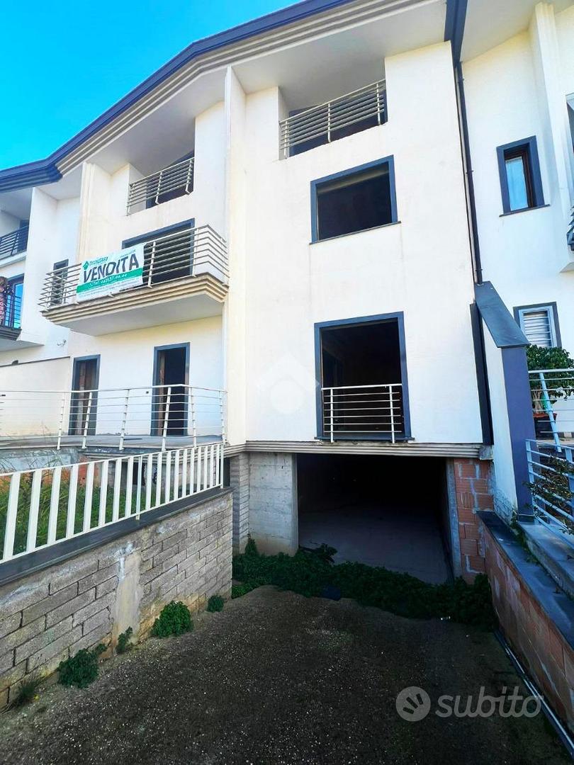 VILLA A SCHIERA A MONDRAGONE - View 4