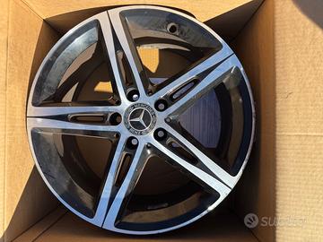 4 cerchi in lega originali Mercedes 18” – €200