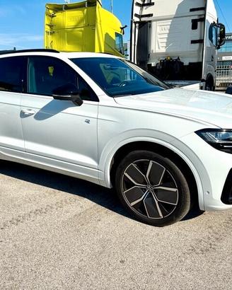 VW TOAUREG R eHybrid 3.0 V6 462 cv, 28.000 km