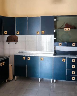  cucina blu e bianco  