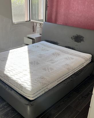 Letto e materasso matrimoniale