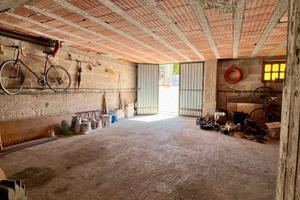 Garage uso deposito 120 mq talsano
