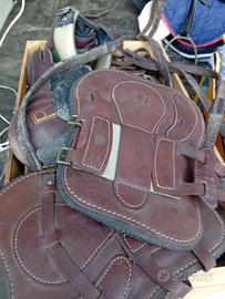 15 selle + morsi testiere + copertine + stivali 